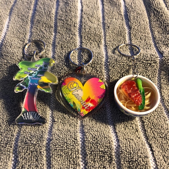 3 pack of keychains from the islands! Don Quijote - Picture 2 of 3